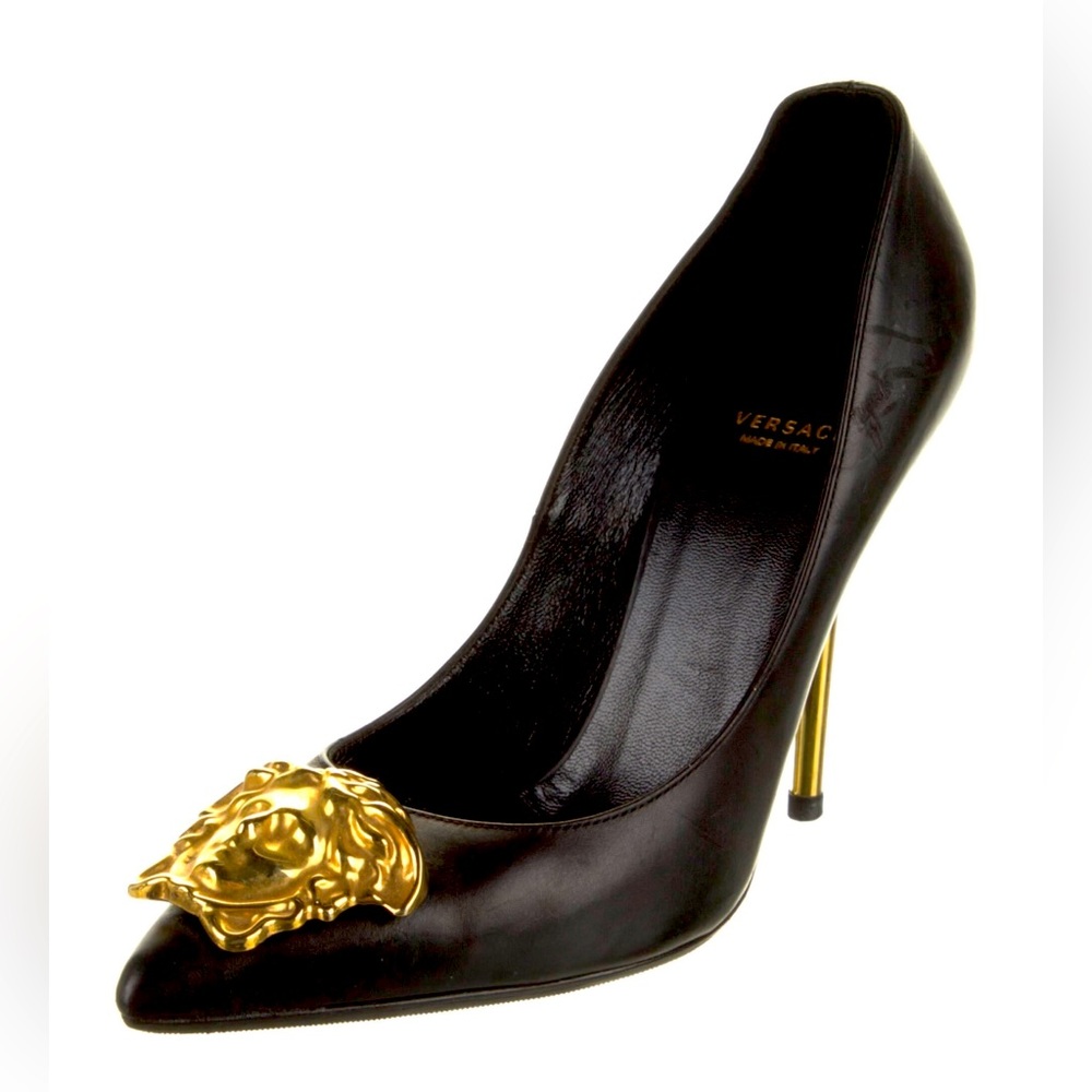 Medusa Head Versace Pump